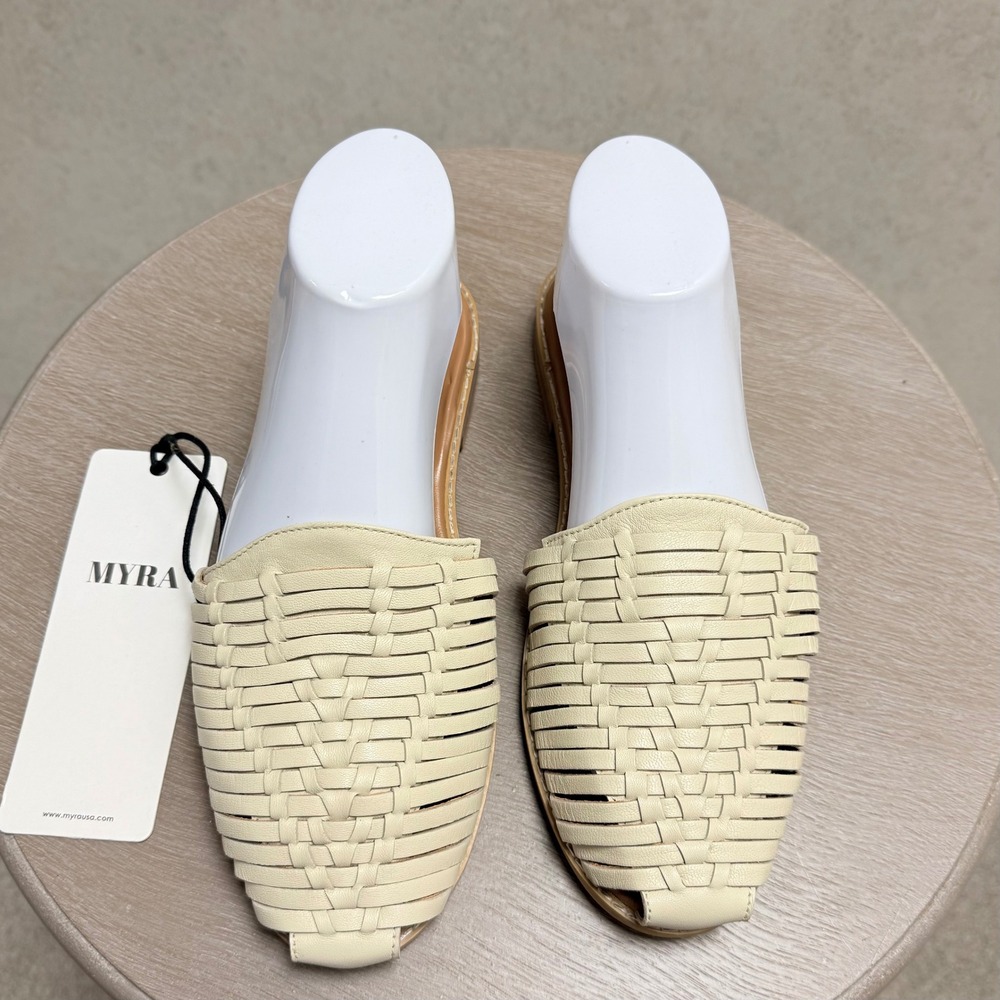 MYRA Madrigonna NWT 8 Womens Cream Woven Embossed Artsy Leather Flat Sandals
